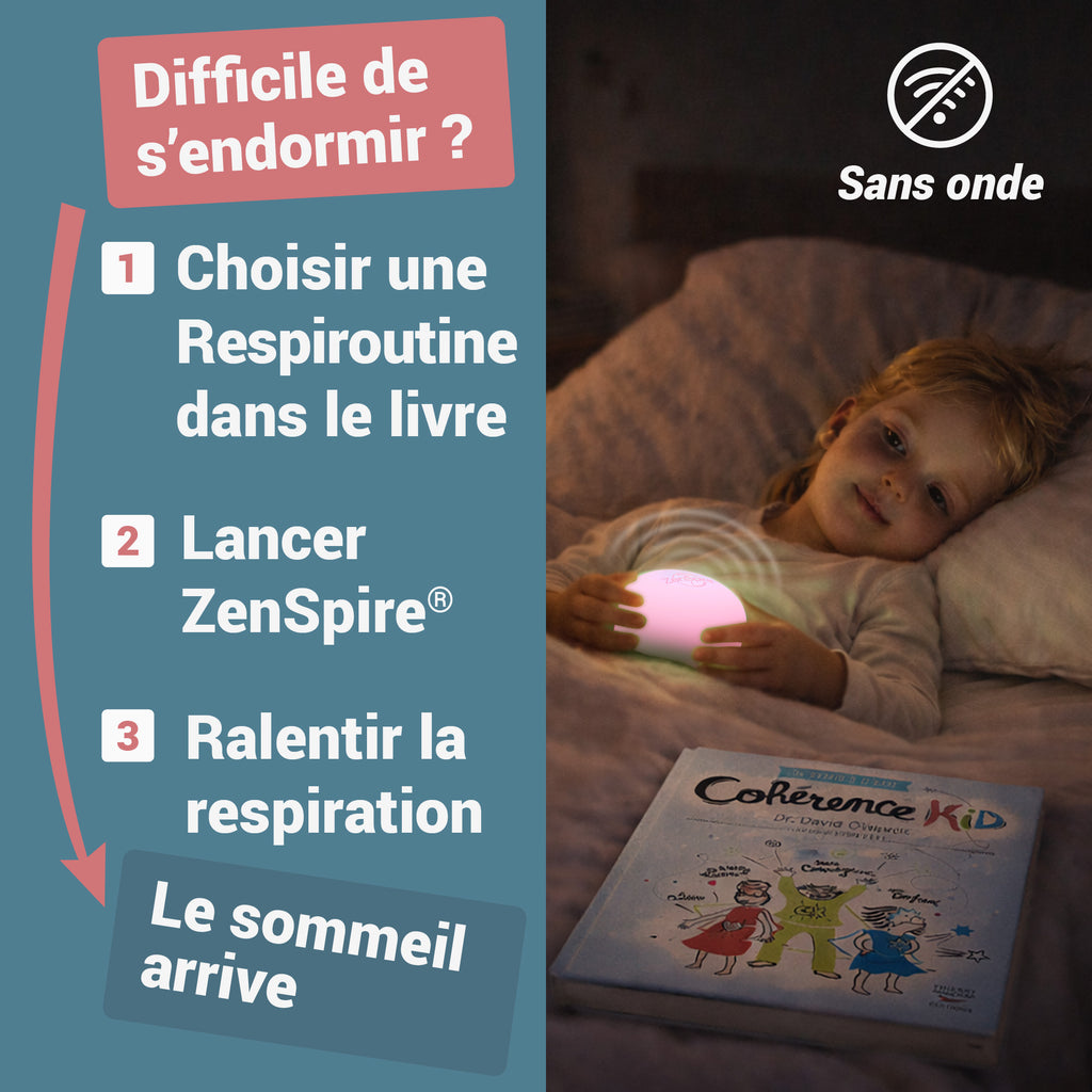 Enfant au lit, un ZenSpire + allumé et le livre Cohérence Kid près de lui : le sommeil arrive